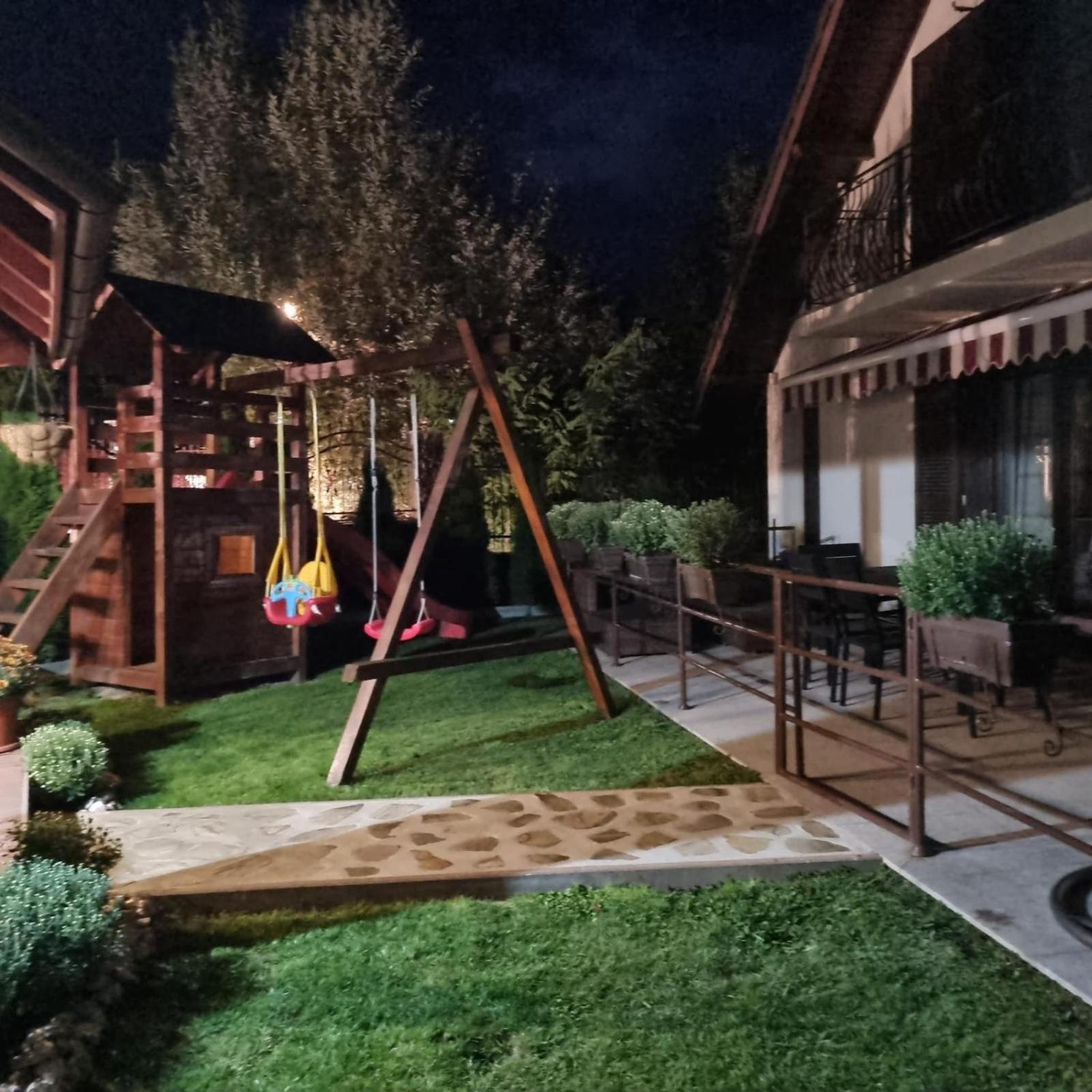 Pensiunea Select Curtea De Arges Exterior photo